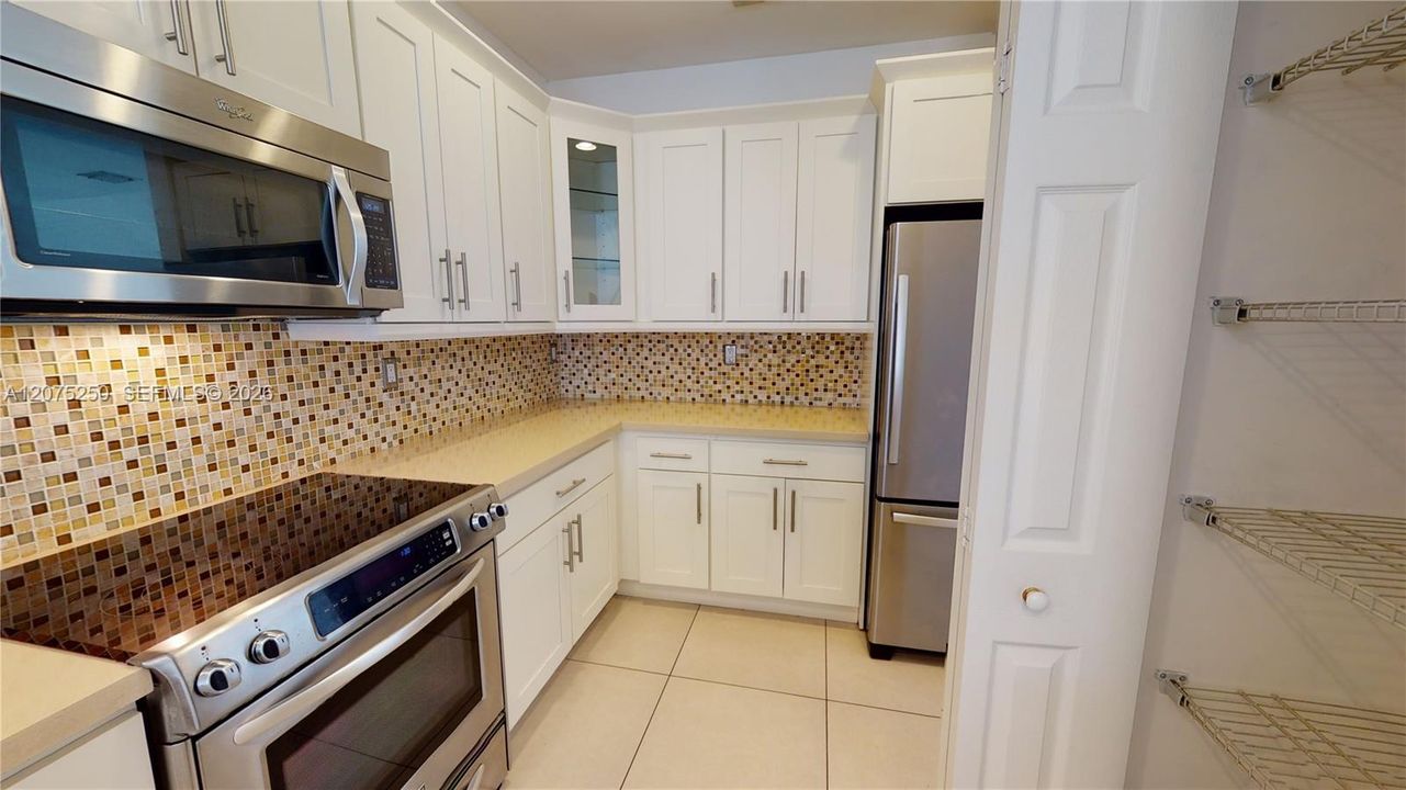 For Rent: $3,950 (3 beds, 3 baths, 2206 Square Feet)