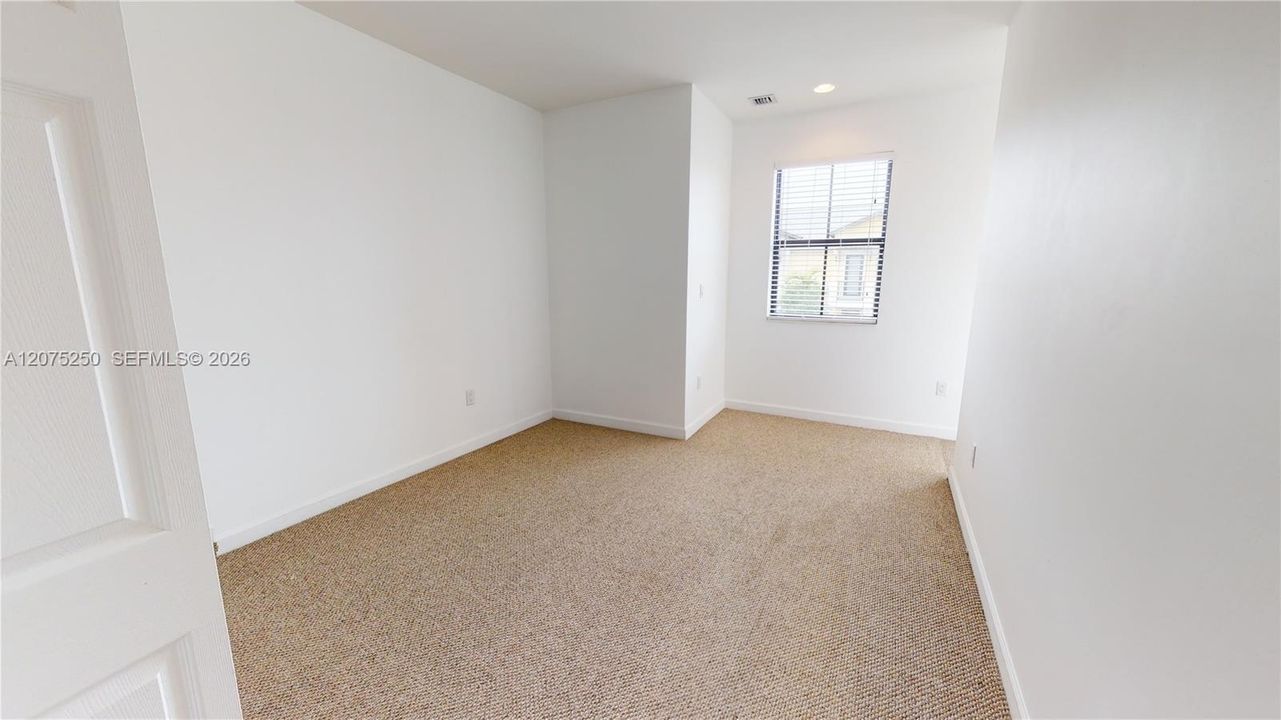For Rent: $3,950 (3 beds, 3 baths, 2206 Square Feet)