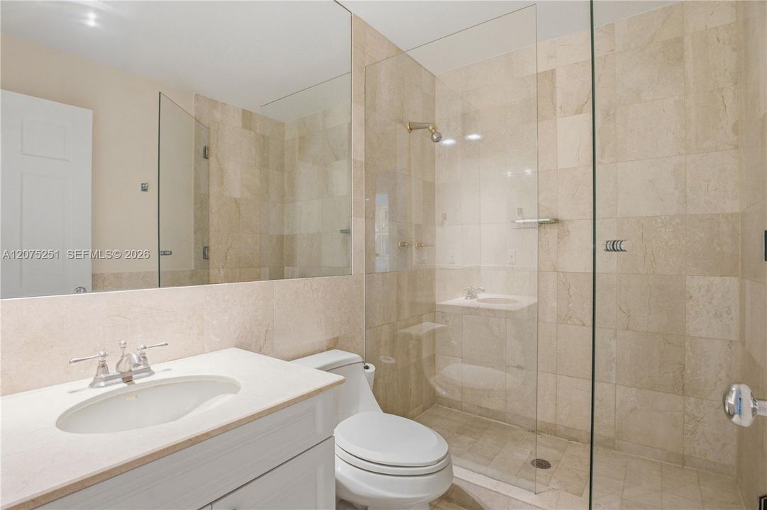 En Venta: $2,375,000 (5 camas, 5 baños, 3276 Pies cuadrados)