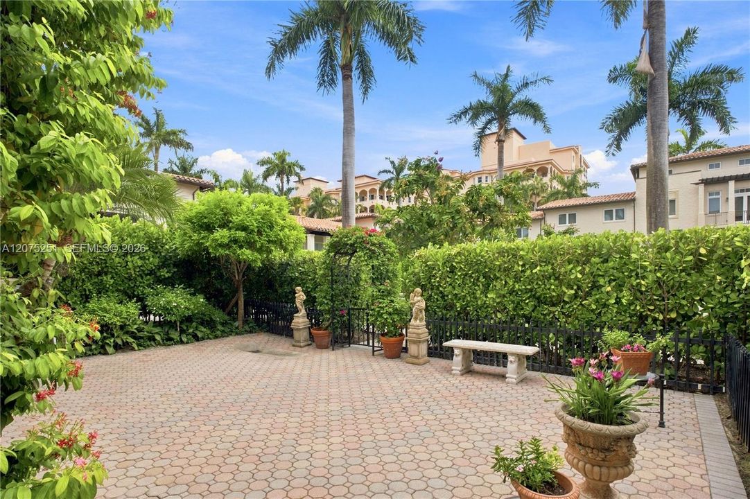 En Venta: $2,375,000 (5 camas, 5 baños, 3276 Pies cuadrados)