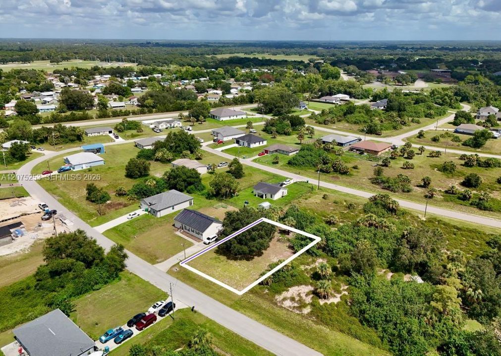 待售: $40,000 (0.23 acres)
