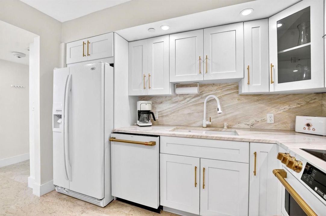 GOURMET KITCHEN