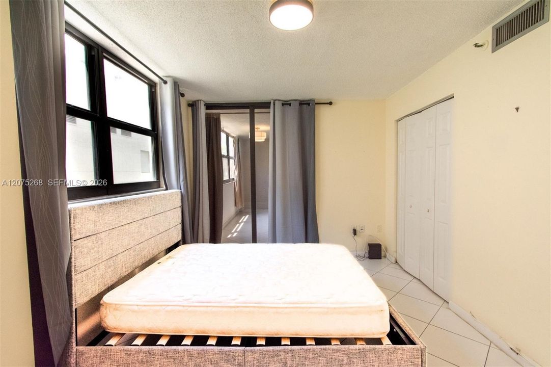 En Venta: $650,000 (2 camas, 2 baños, 1088 Pies cuadrados)