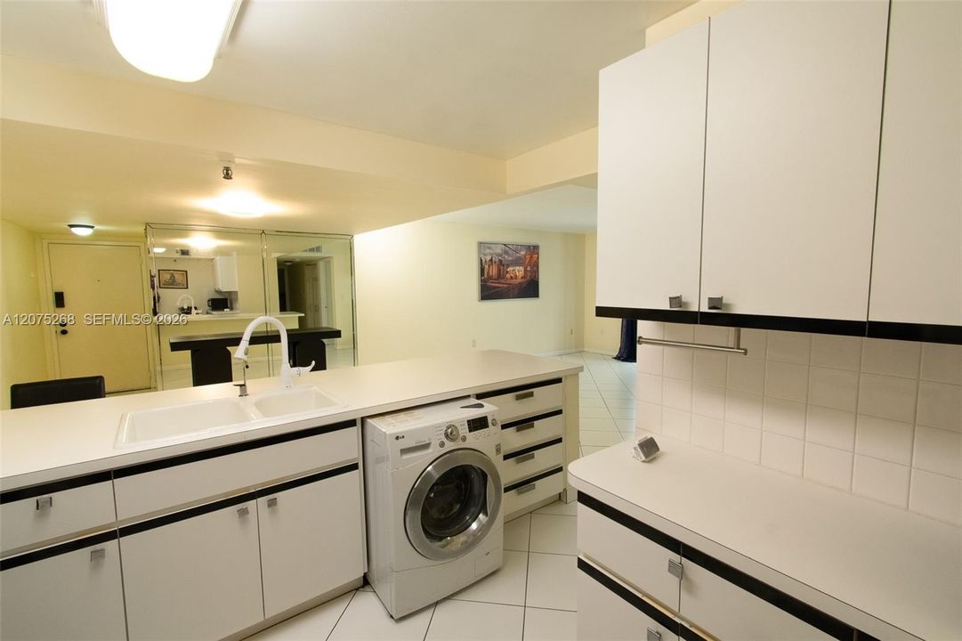 En Venta: $650,000 (2 camas, 2 baños, 1088 Pies cuadrados)