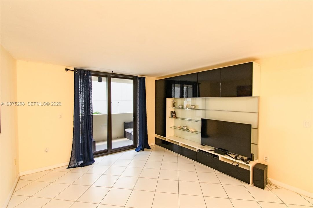 En Venta: $650,000 (2 camas, 2 baños, 1088 Pies cuadrados)