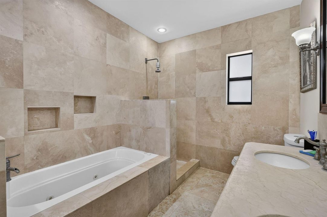 51-web-or-mls-BS1A2108