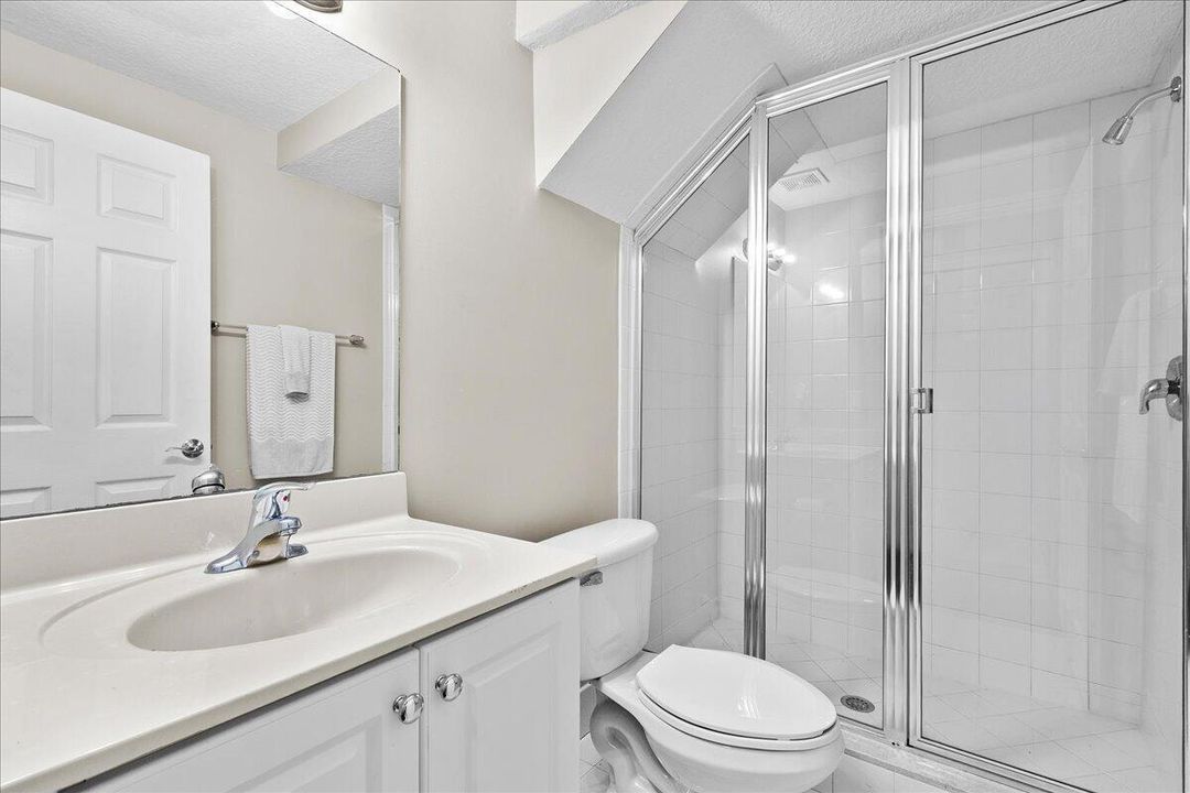 1st Level Full Bath