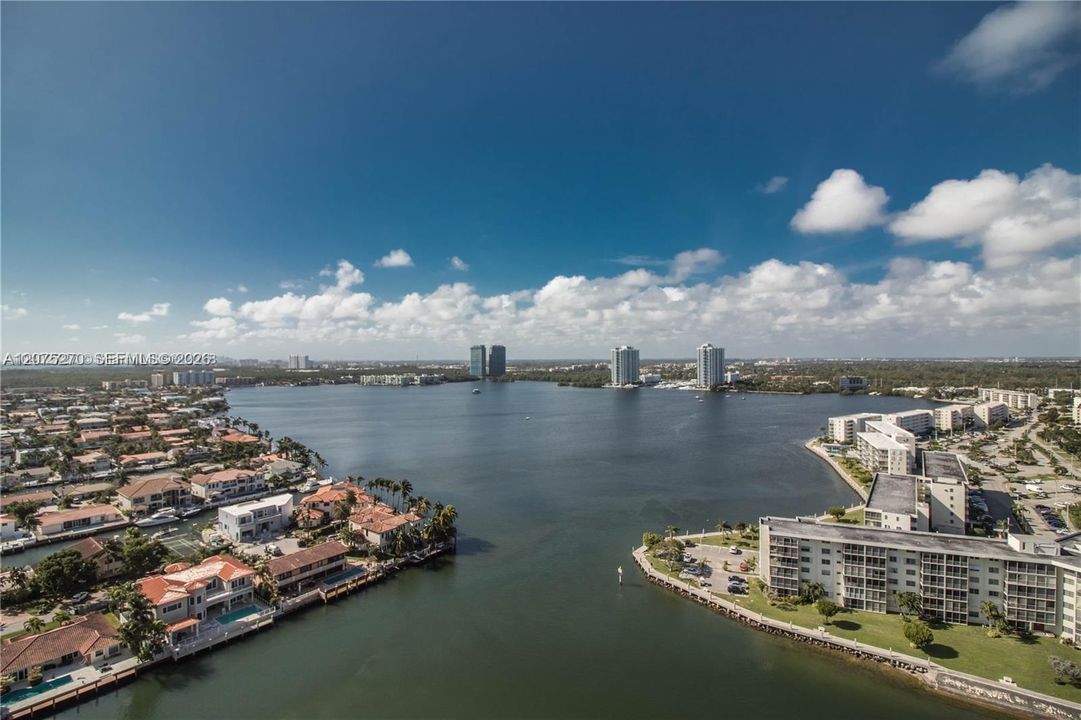 For Rent: $5,350 (2 beds, 2 baths, 1350 Square Feet)