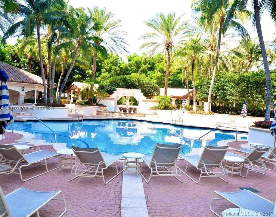 For Rent: $5,350 (2 beds, 2 baths, 1350 Square Feet)