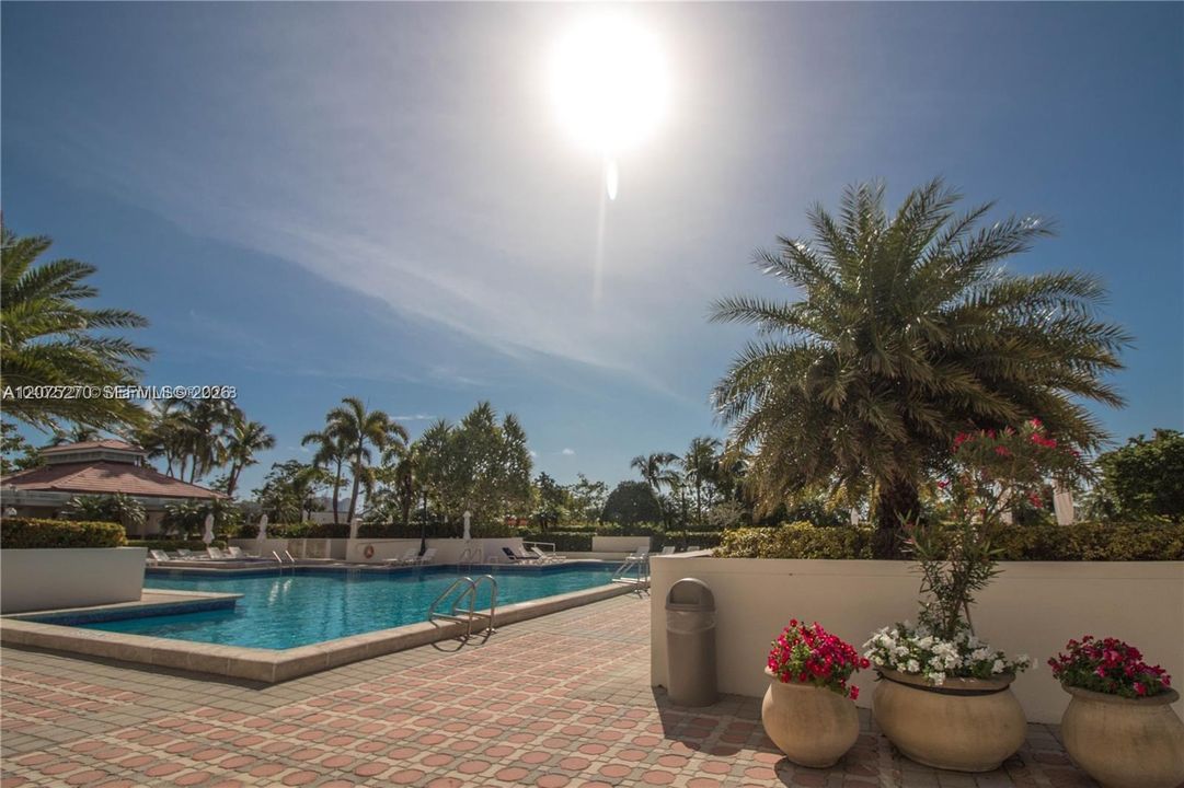 For Rent: $5,350 (2 beds, 2 baths, 1350 Square Feet)