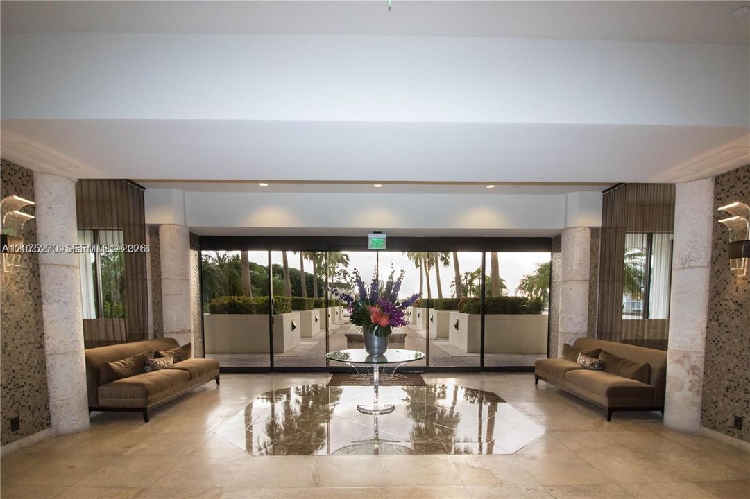 For Rent: $5,350 (2 beds, 2 baths, 1350 Square Feet)