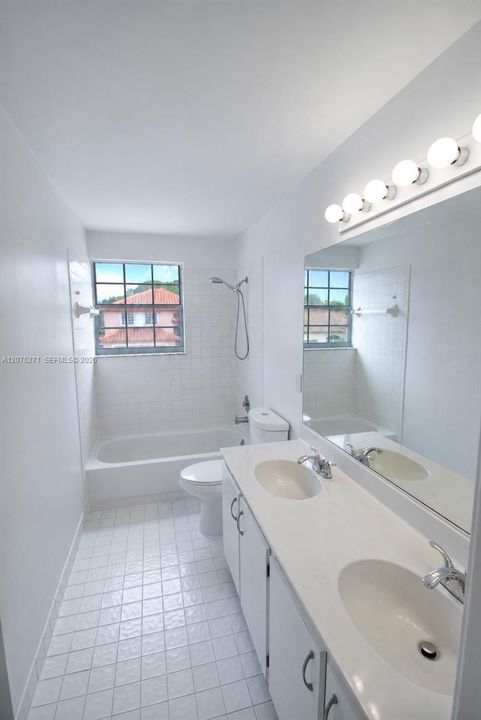 For Sale: $869,000 (4 beds, 3 baths, 2568 Square Feet)