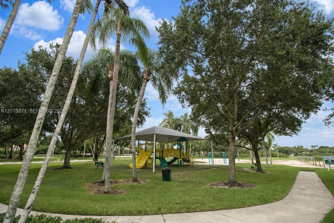 For Sale: $869,000 (4 beds, 3 baths, 2568 Square Feet)