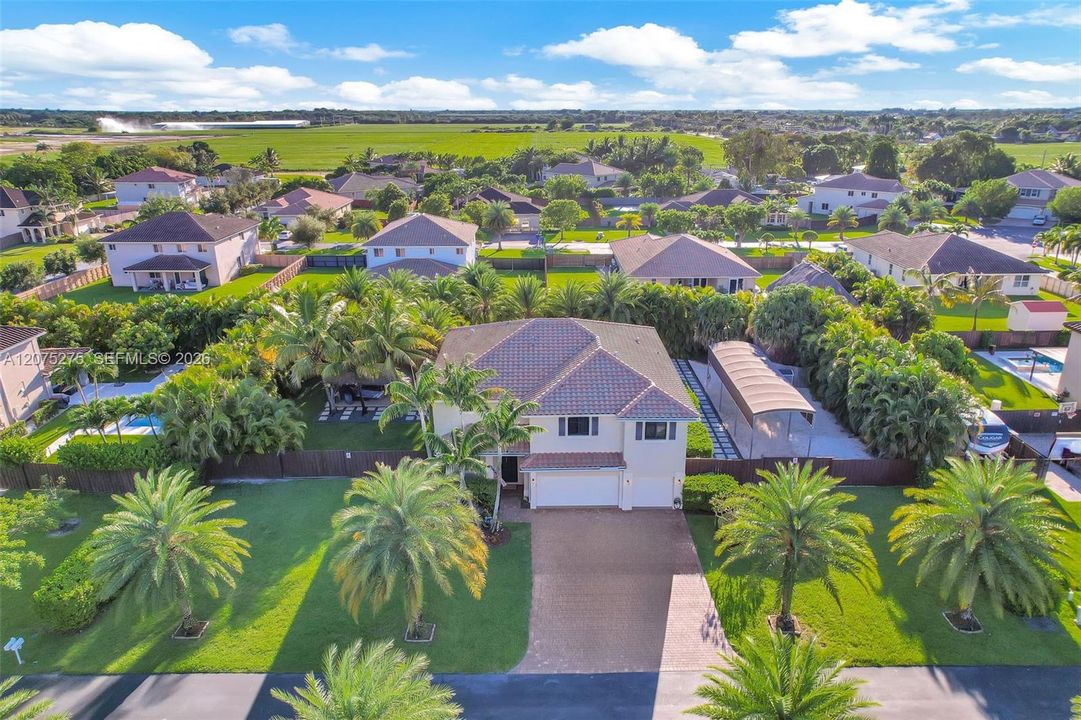 На продажу: $1,299,000 (6 спален, 4 ванн, 0 Квадратных фут)