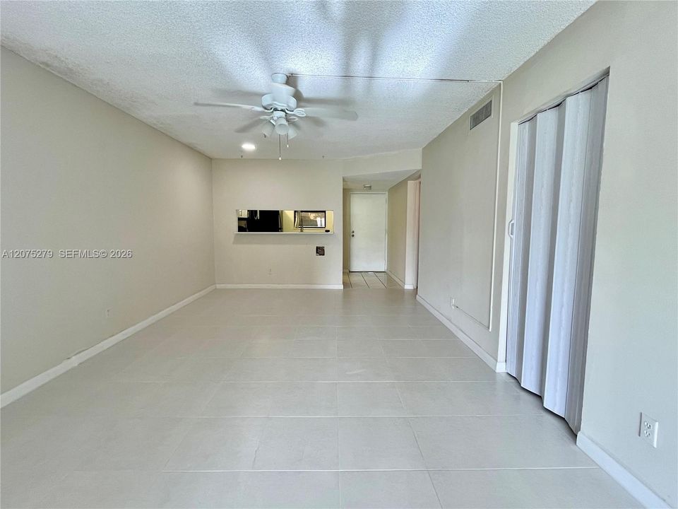 For Rent: $1,995 (2 beds, 2 baths, 820 Square Feet)