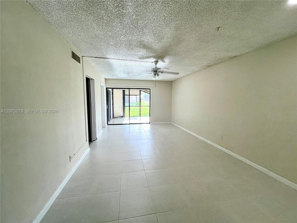 For Rent: $1,995 (2 beds, 2 baths, 820 Square Feet)