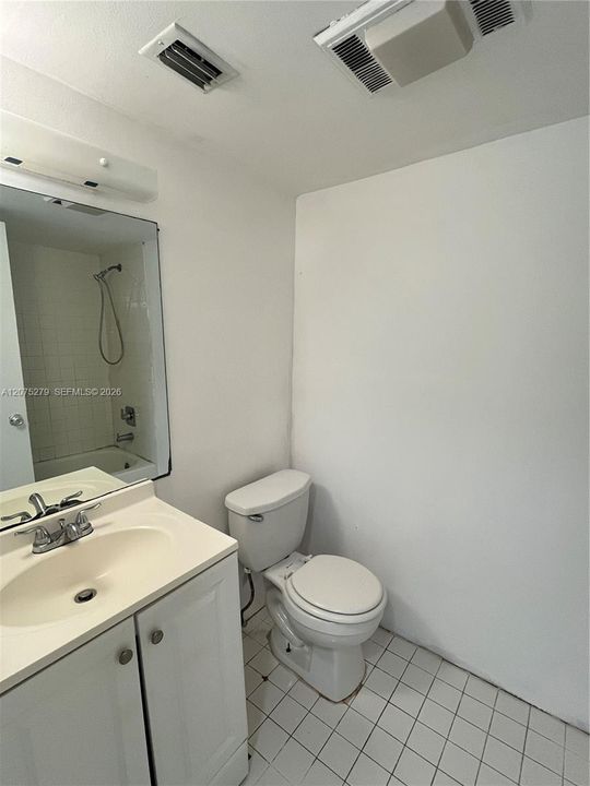 For Rent: $1,995 (2 beds, 2 baths, 820 Square Feet)