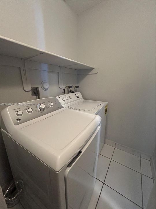 For Rent: $3,000 (3 beds, 2 baths, 1894 Square Feet)
