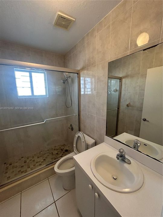 For Rent: $3,000 (3 beds, 2 baths, 1894 Square Feet)