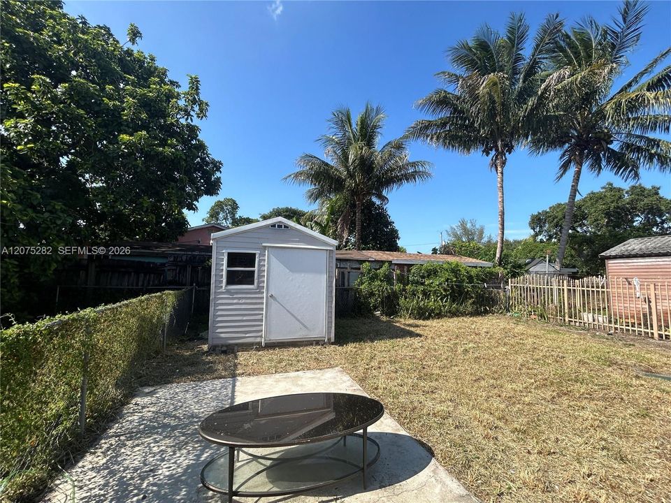 For Rent: $3,000 (3 beds, 2 baths, 1894 Square Feet)