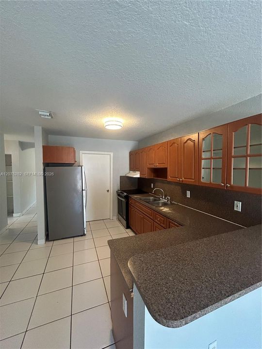For Rent: $3,000 (3 beds, 2 baths, 1894 Square Feet)