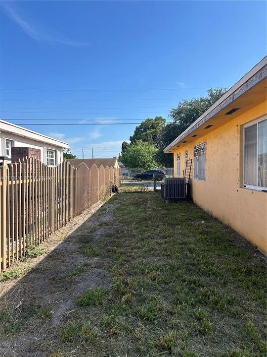 For Rent: $3,000 (3 beds, 2 baths, 1894 Square Feet)