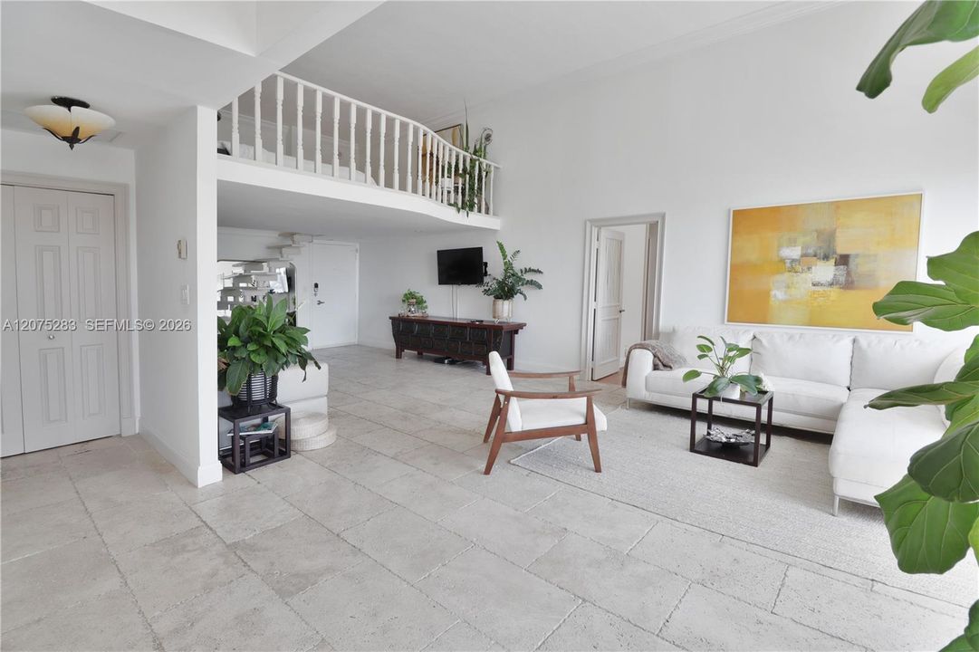 En Venta: $559,000 (2 camas, 2 baños, 1326 Pies cuadrados)