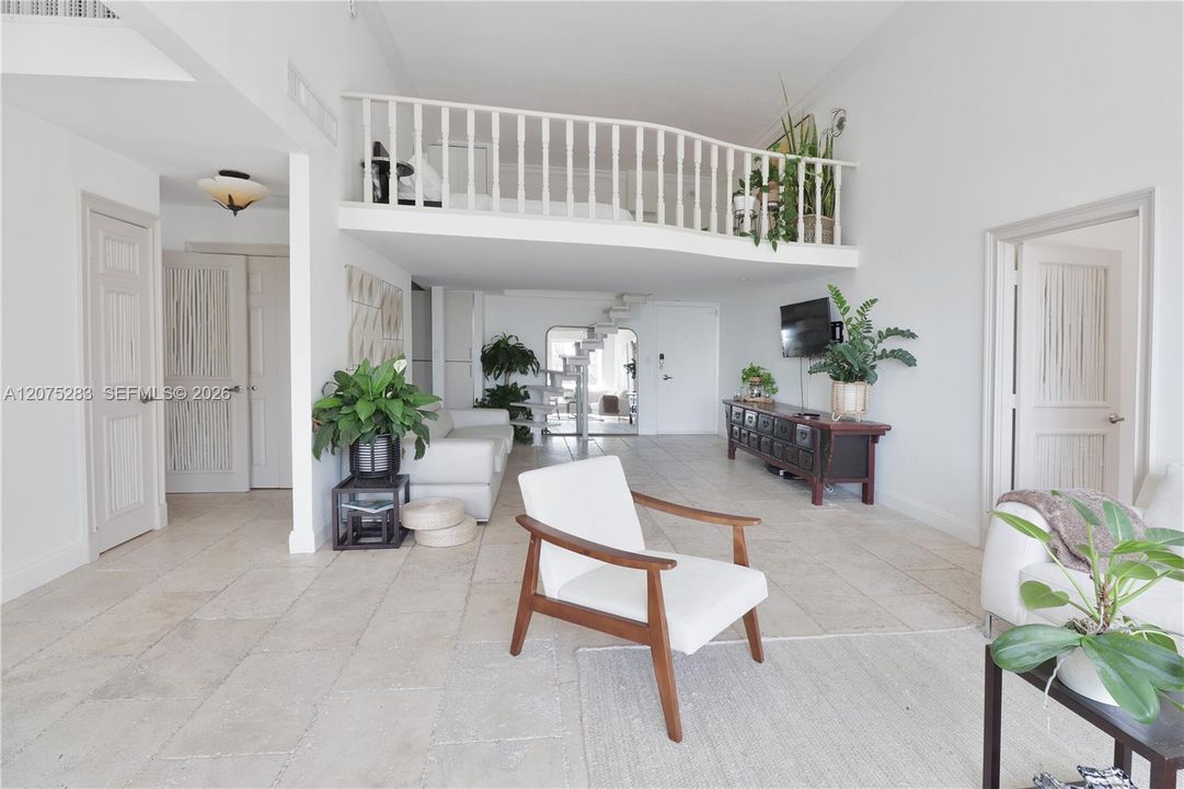 En Venta: $559,000 (2 camas, 2 baños, 1326 Pies cuadrados)