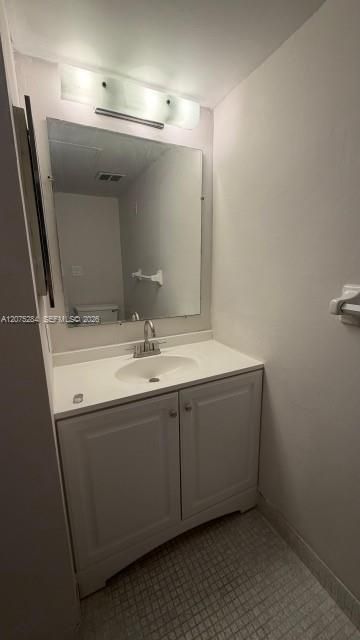 For Rent: $1,580 (1 beds, 1 baths, 760 Square Feet)