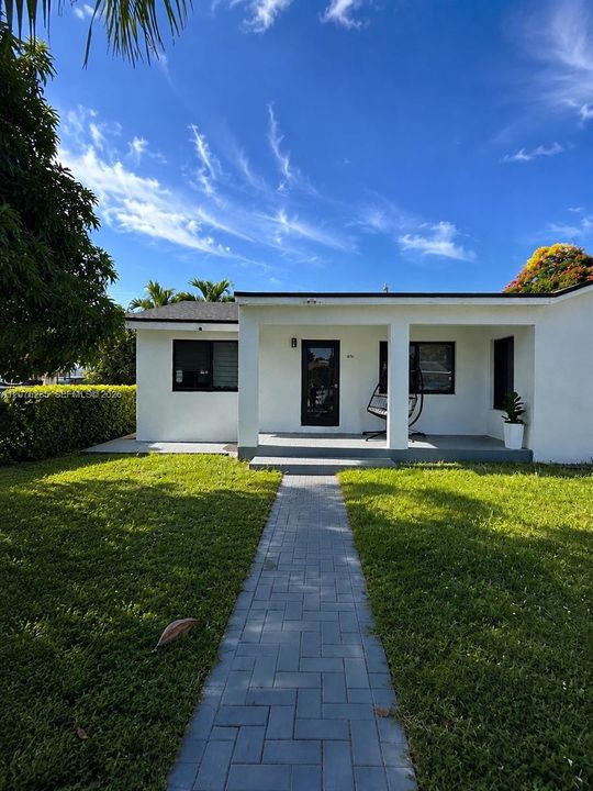 For Rent: $3,900 (3 beds, 2 baths, 1148 Square Feet)