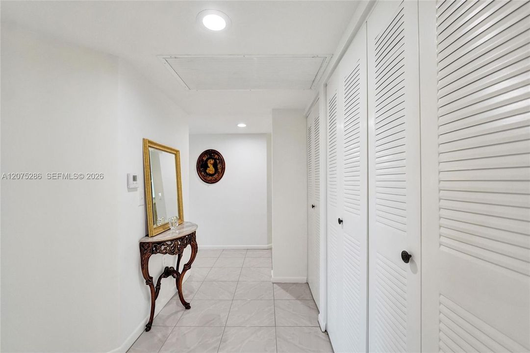 For Sale: $289,000 (2 beds, 2 baths, 1533 Square Feet)