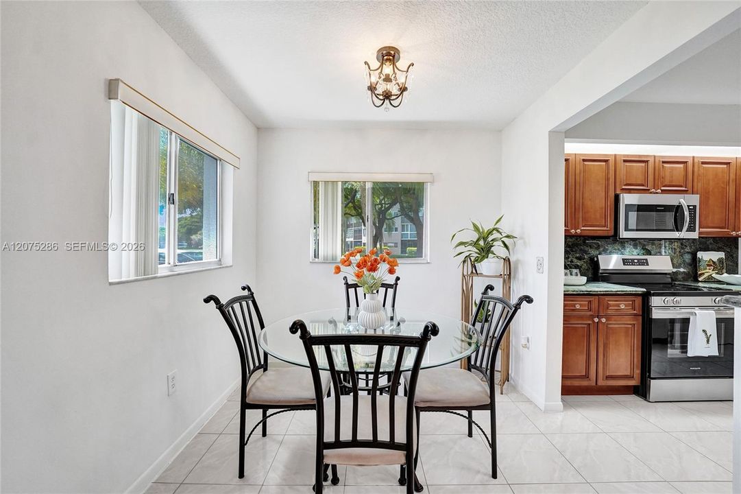 For Sale: $289,000 (2 beds, 2 baths, 1533 Square Feet)