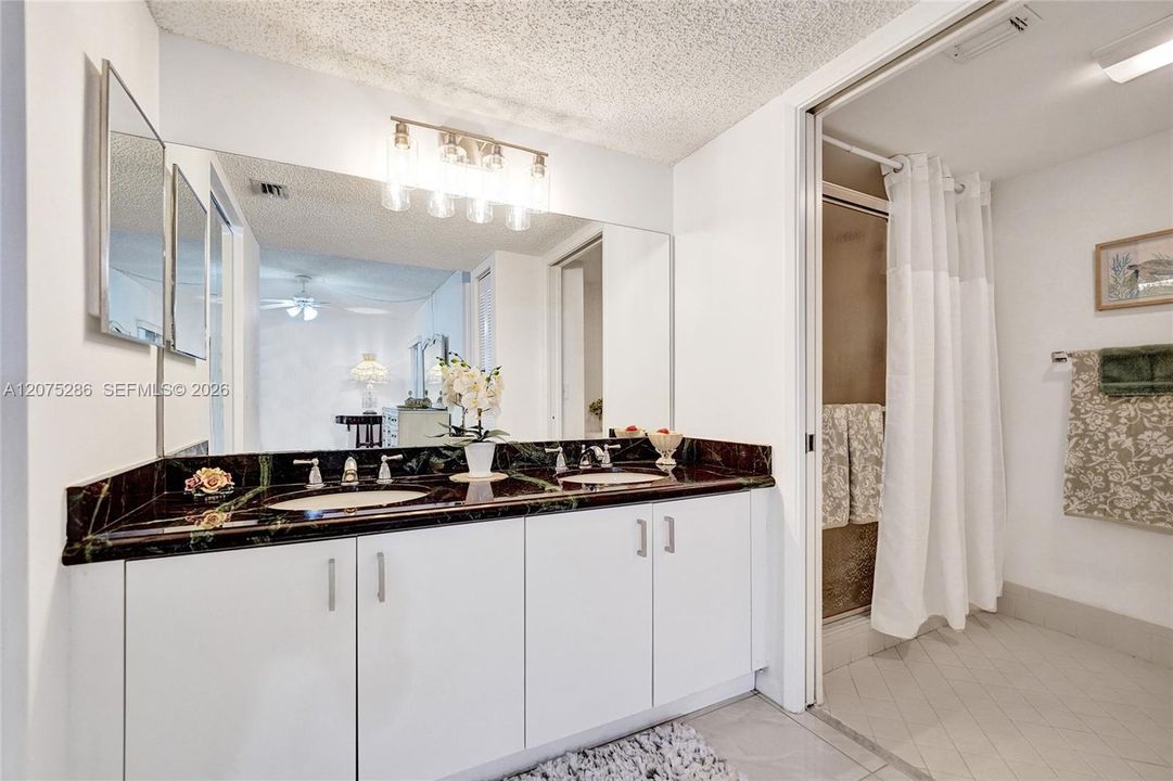 For Sale: $289,000 (2 beds, 2 baths, 1533 Square Feet)