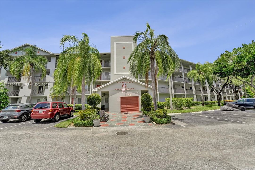 For Sale: $289,000 (2 beds, 2 baths, 1533 Square Feet)