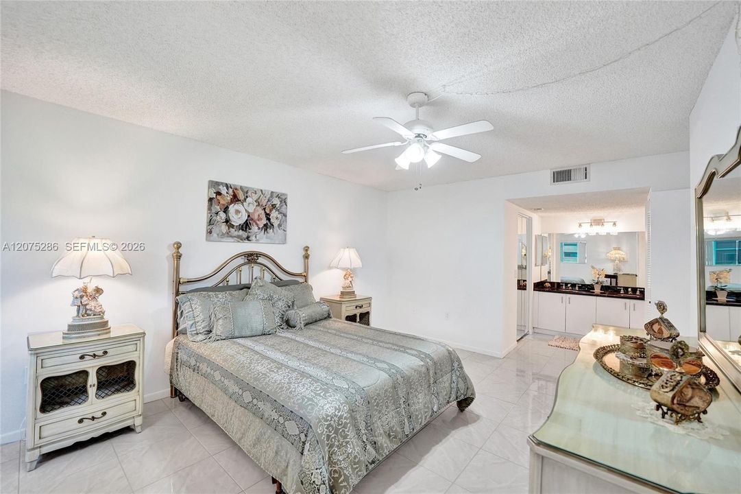 For Sale: $289,000 (2 beds, 2 baths, 1533 Square Feet)