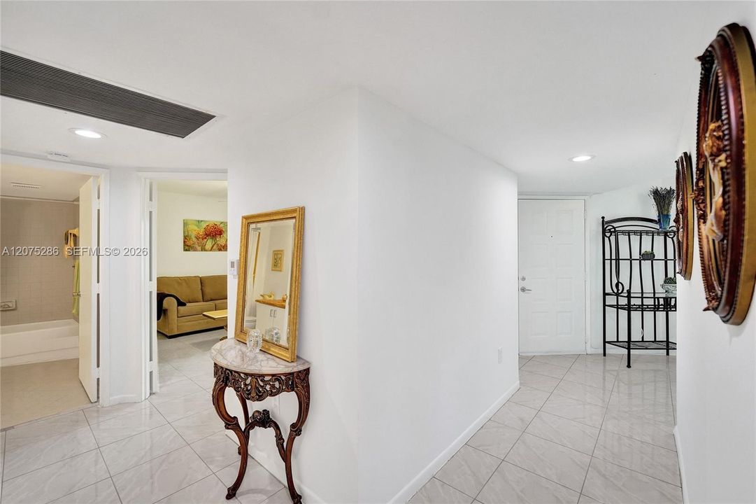 For Sale: $289,000 (2 beds, 2 baths, 1533 Square Feet)