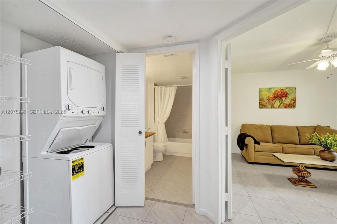 For Sale: $289,000 (2 beds, 2 baths, 1533 Square Feet)
