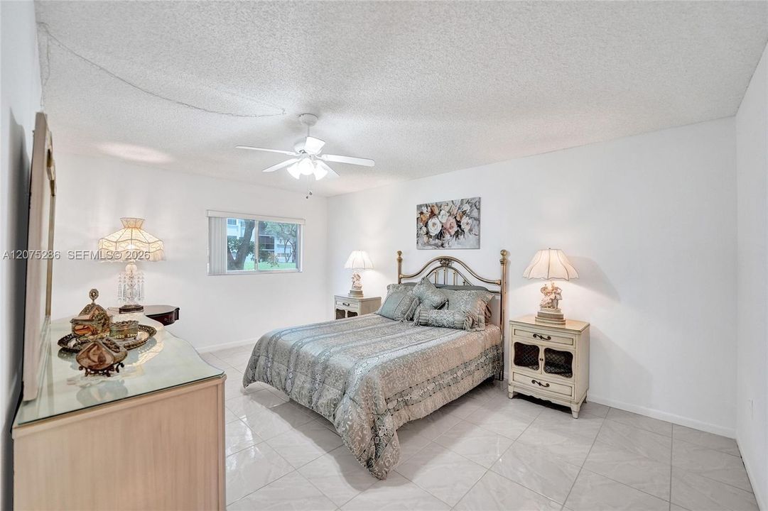 For Sale: $289,000 (2 beds, 2 baths, 1533 Square Feet)
