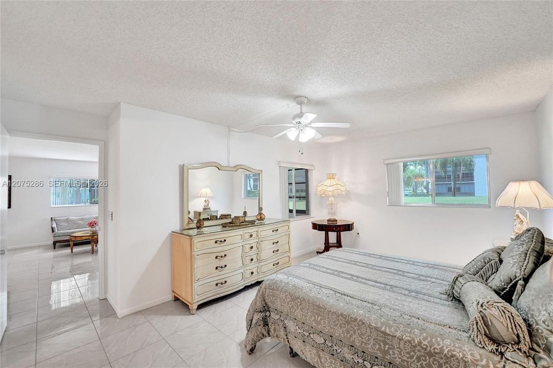 For Sale: $289,000 (2 beds, 2 baths, 1533 Square Feet)