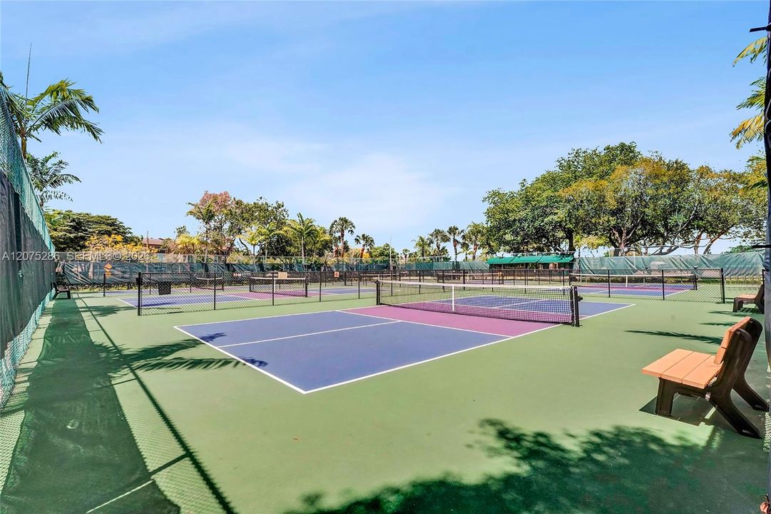 For Sale: $289,000 (2 beds, 2 baths, 1533 Square Feet)