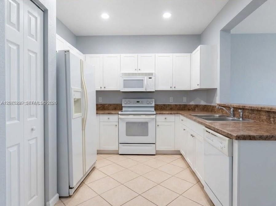 For Rent: $4,100 (3 beds, 2 baths, 1662 Square Feet)