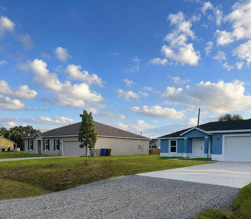 For Sale: $389,900 (3 beds, 2 baths, 1839 Square Feet)