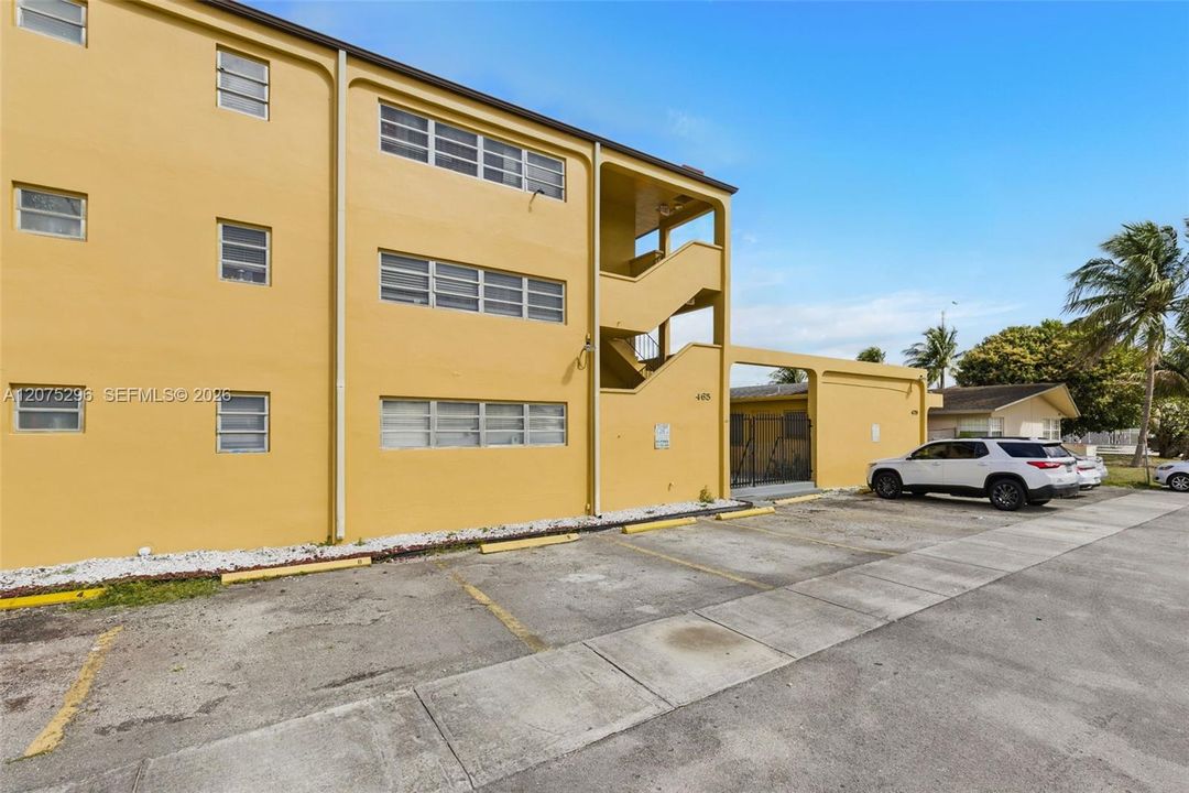 For Rent: $1,650 (1 beds, 1 baths, 600 Square Feet)