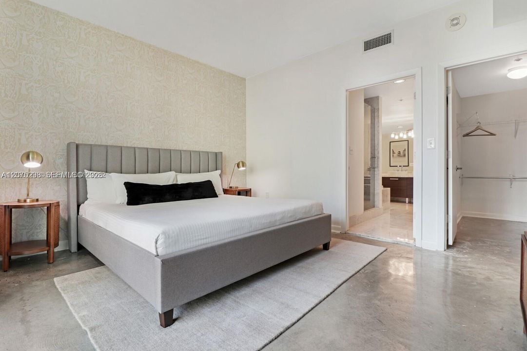 For Rent: $3,200 (1 beds, 2 baths, 1093 Square Feet)