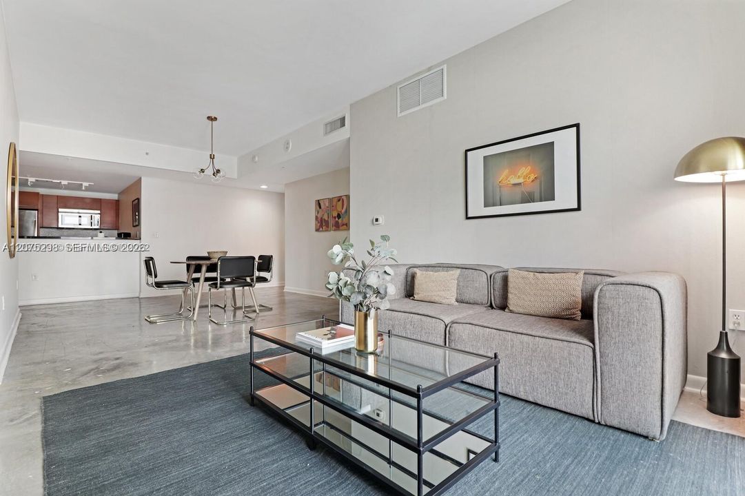 For Rent: $3,200 (1 beds, 2 baths, 1093 Square Feet)