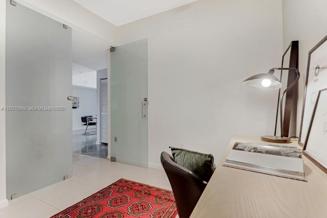 For Rent: $3,200 (1 beds, 2 baths, 1093 Square Feet)