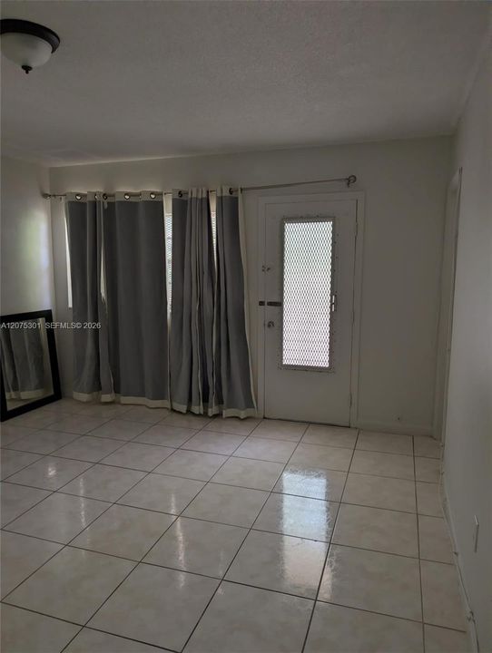 В аренду: $1,750 (1 спален, 1 ванн, 994 Квадратных фут)