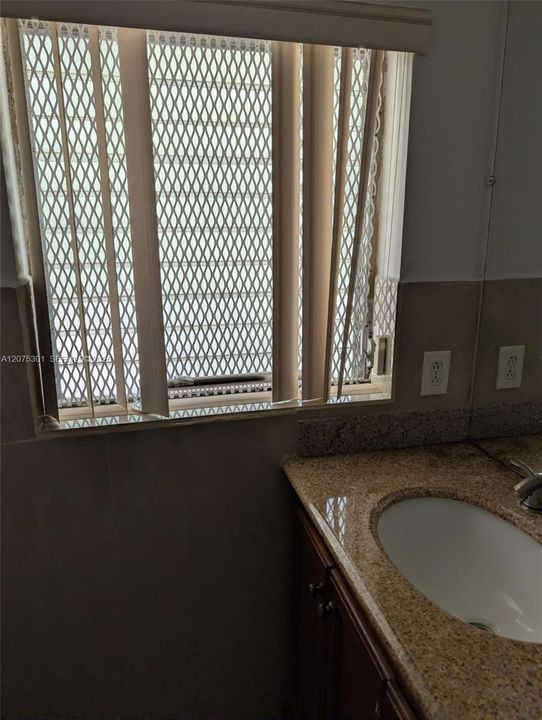В аренду: $1,750 (1 спален, 1 ванн, 994 Квадратных фут)