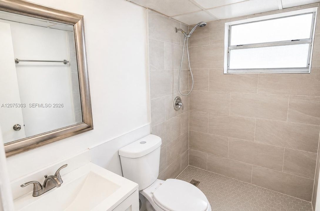 For Rent: $1,650 (1 beds, 1 baths, 16388 Square Feet)