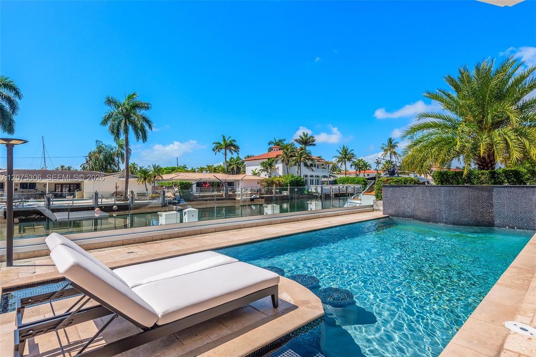 For Sale: $6,799,000 (5 beds, 6 baths, 5242 Square Feet)